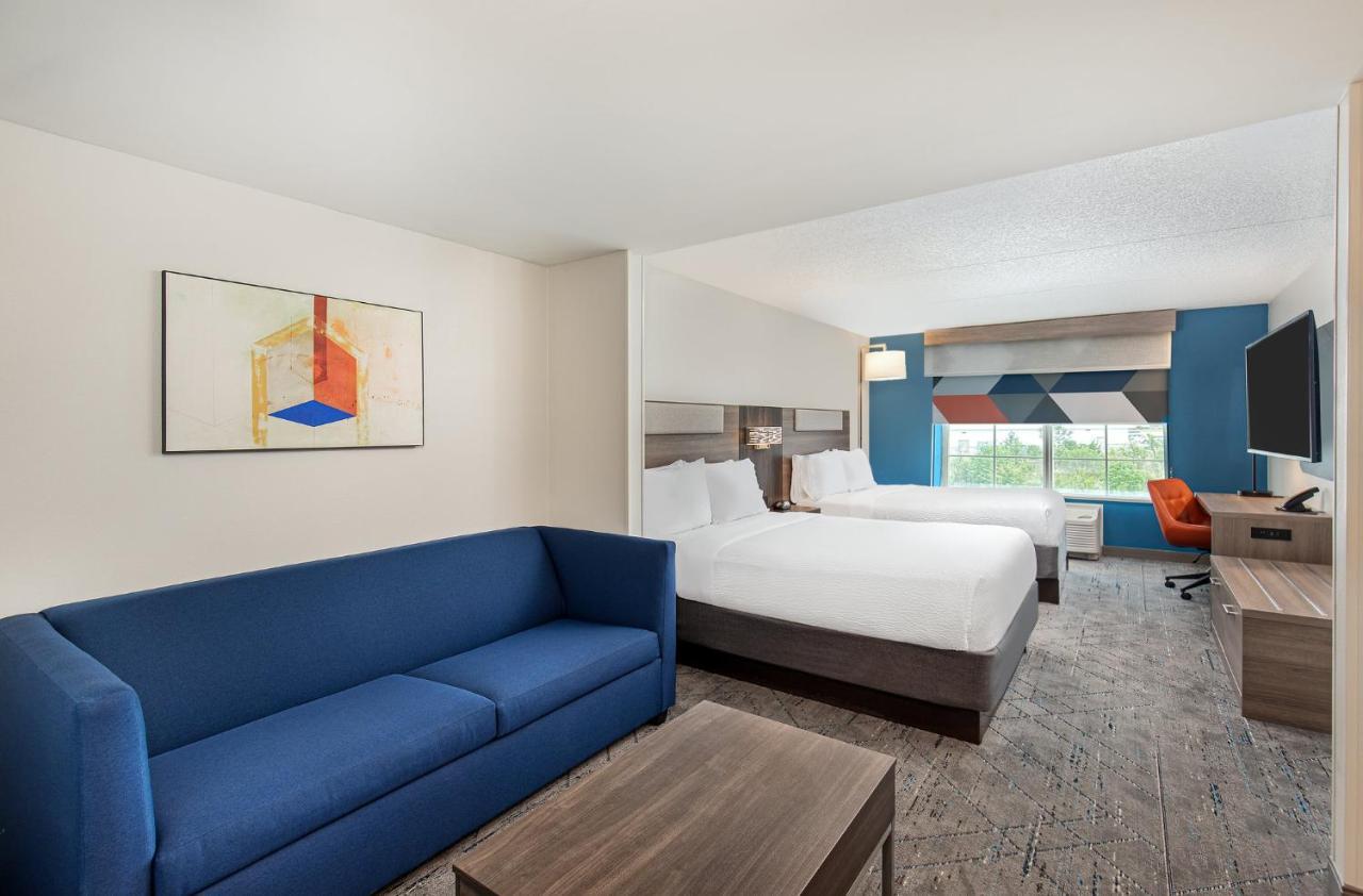 Holiday Inn Express & Suites Columbus At Northlake By Ihg Exterior foto