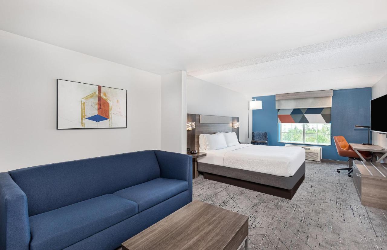 Holiday Inn Express & Suites Columbus At Northlake By Ihg Exterior foto