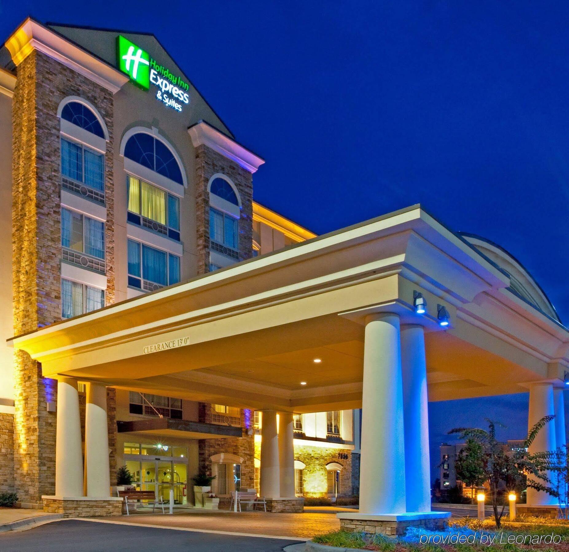 Holiday Inn Express & Suites Columbus At Northlake By Ihg Exterior foto
